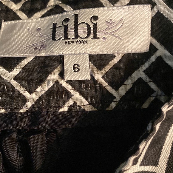 Tibi Black & White Geometric Chevron Print Pleated Skirt - 6 - Picture 9 of 11